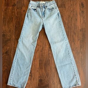Abercrombie & Fitch High Rise 90s Relaxed Jeans